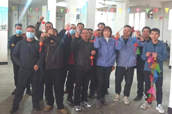 亚通留厂过年 | 年不变 情不减  温情欢笑又一年