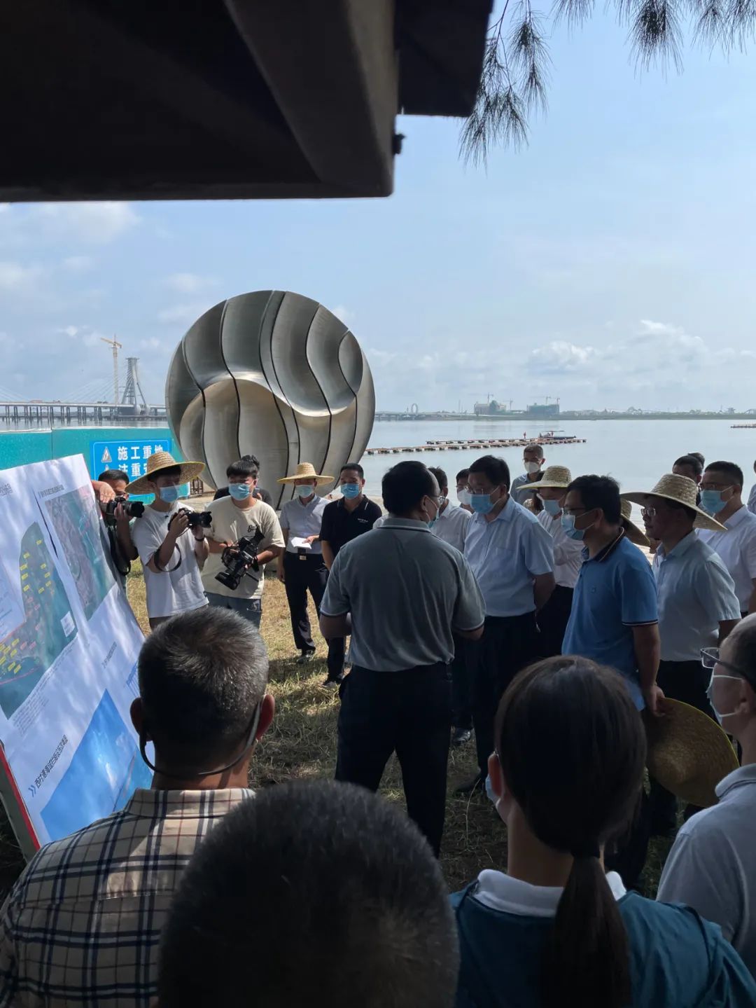 广西北海银海区建成30公里长海上防疫阻拦设施