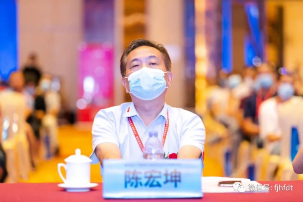 1600938693111215.jpg 福建亚通新材料科技股份有限公司总裁陈宏坤先生.jpg